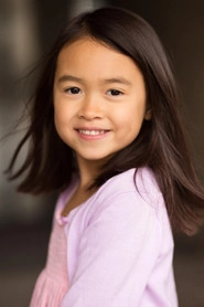 Ảnh diễn viên Riley Chung